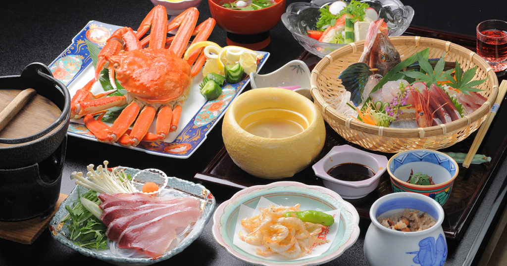 精進落としは食べる人数が決まっているため、仕出し弁当や寿司、会席料理などが用意されます。